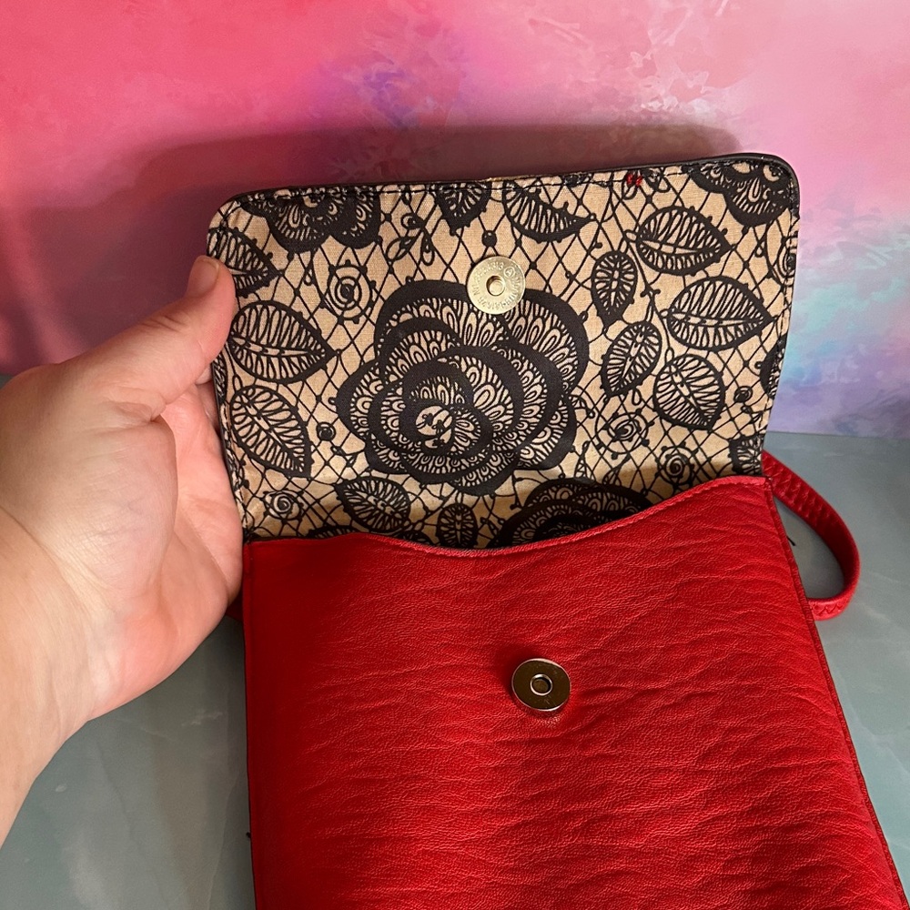 Carlos Santana Bold Red Crossbody Bag with Lion - Picture 5 of 17